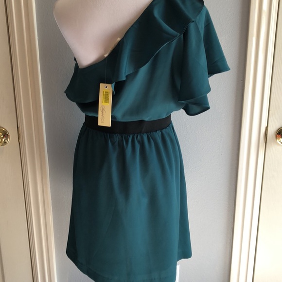 Green dress - Picture 4 of 4